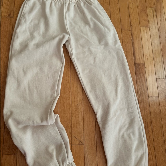 worn 2x Brandy Melville Anastasia pants in cream - Picture 2 of 3